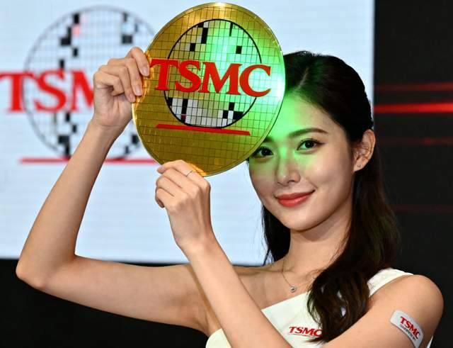 美国报告：美国AI芯片性能是中国5倍，产能是中国20倍