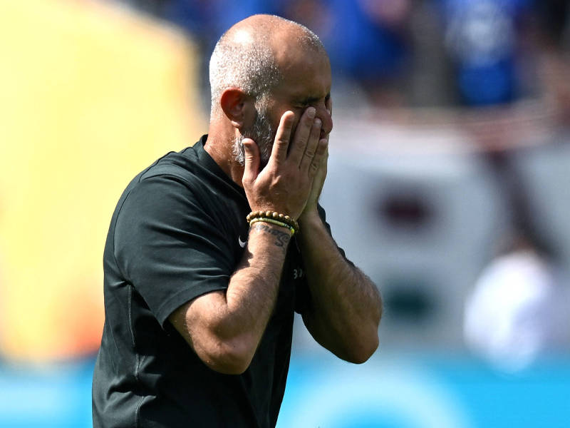 英格兰足球超级联赛冷门不断！英超一轮跨两年阿森纳大赢家切尔西大输家