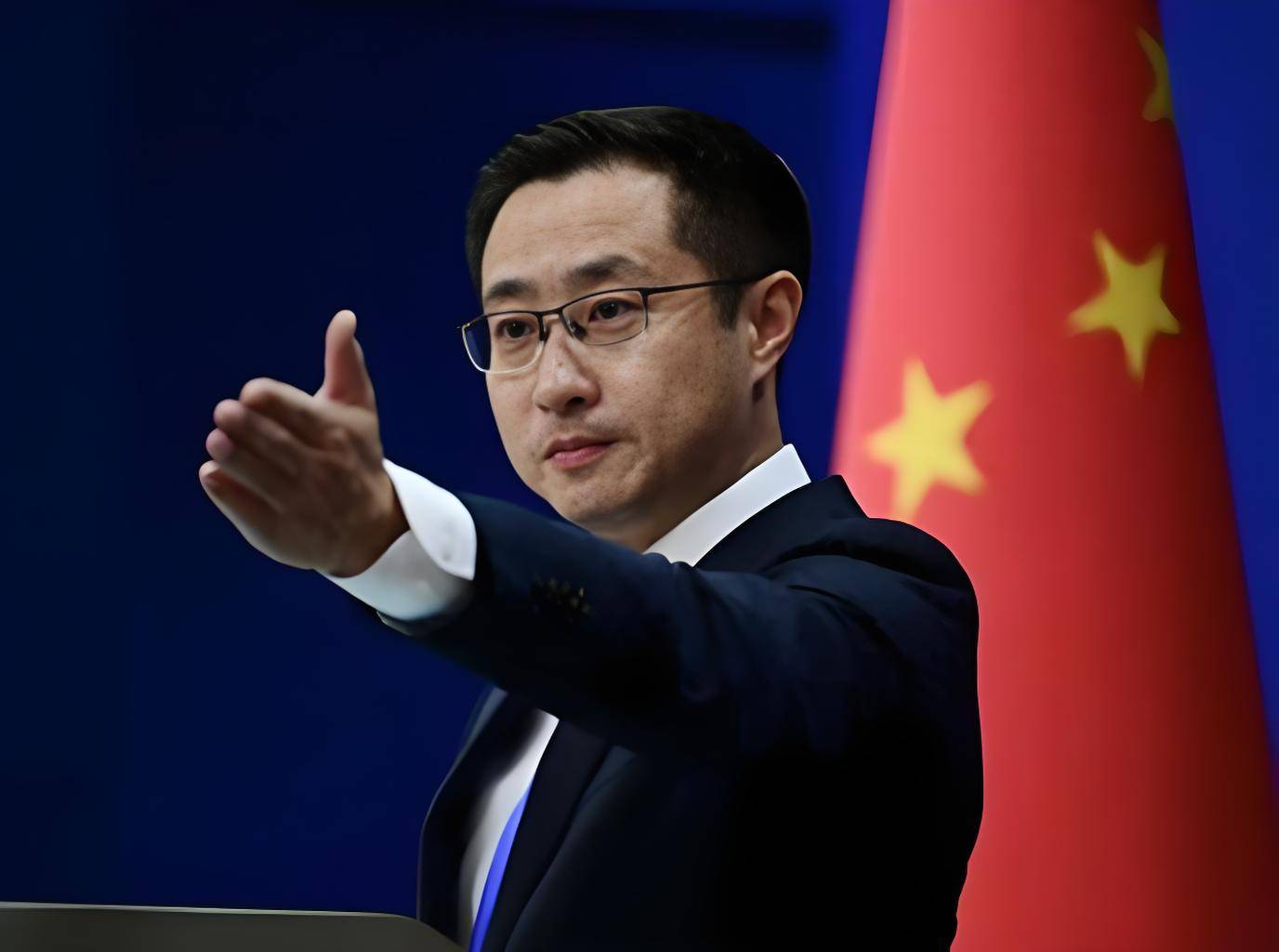 只要打仗就不下台？泽连斯基亲自签令，对华9家企业下制裁令，中方早把狠话撂在前头