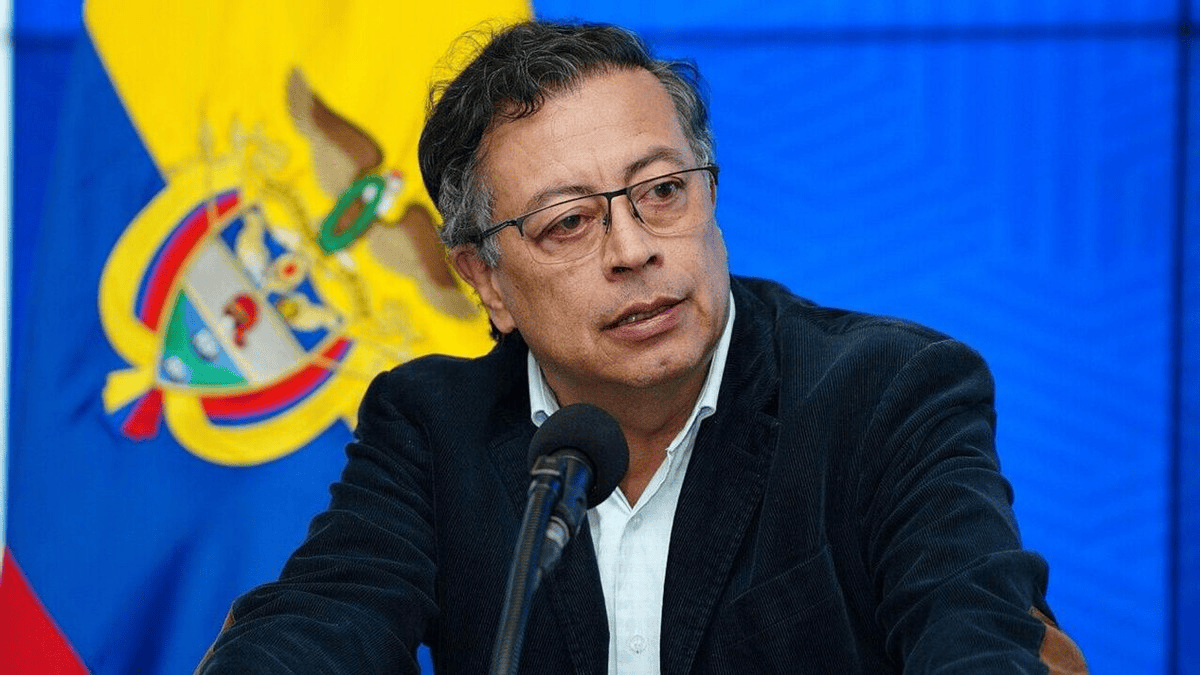 佩特罗怒怼特朗普：要打哥伦比亚尽管来，大不了重返游击战场