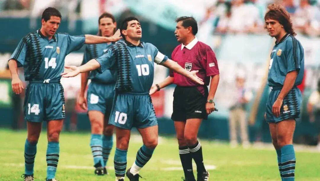 2026世界杯全攻略 - 赛程直播  投注预测  最新资讯世界杯历史回顾：仅有四