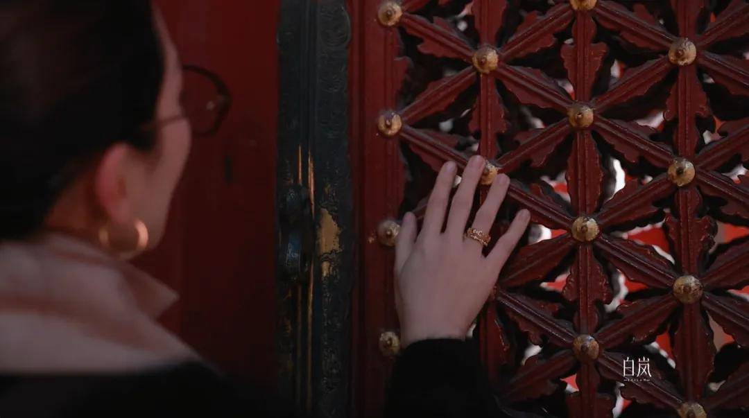 “南京姑娘打造“信任品牌”被女性追着买年销