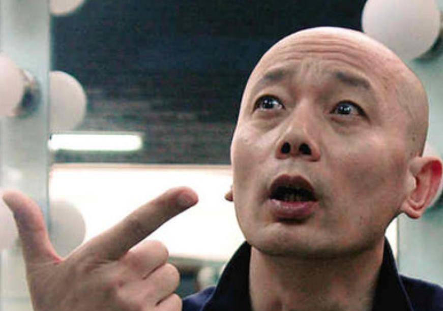 冯小刚没想到，闫学晶哭穷风波持续发酵后，葛优因一句话口碑暴增