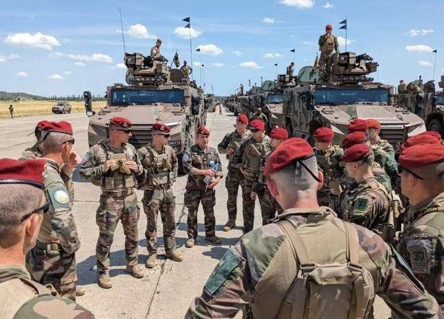 唯一没有美国驻军的西方强国，美军穷尽所能，几十年拿它没办法