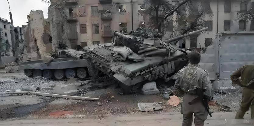 回顾：俄军千人部队几乎被全歼，尸体被砌成掩体，普京：轰平他们