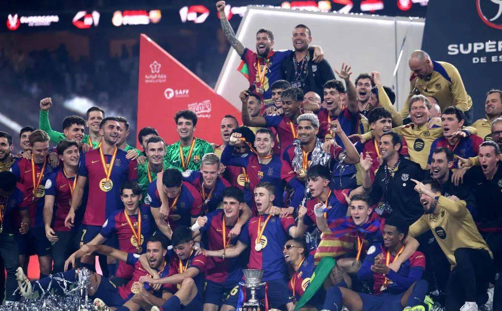 西班牙足球甲级联赛巴萨逆转皇马揭开阿隆索虚假强势三大主力归队引发强势反弹