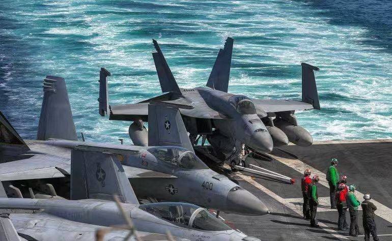 美军轰炸机压境伊朗，中东没航母照打：伊朗紧急查获大批美制武器