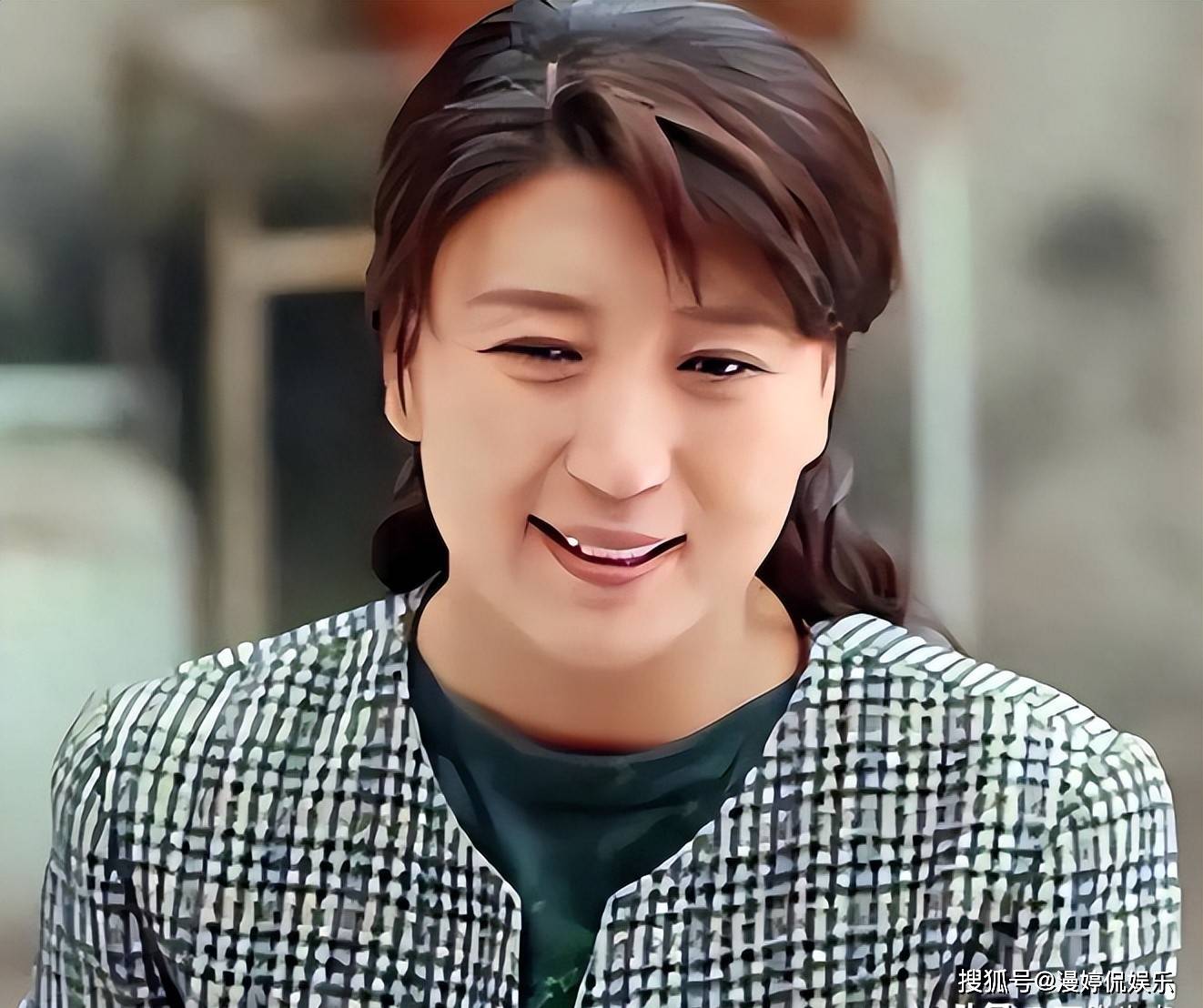 自身难保！继官媒下场之后，闫学晶又被曝身份造假，宋丹丹说对了