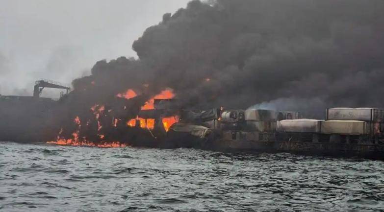 伊朗采购一船俄制军火，运回途中，突然爆炸全部沉没