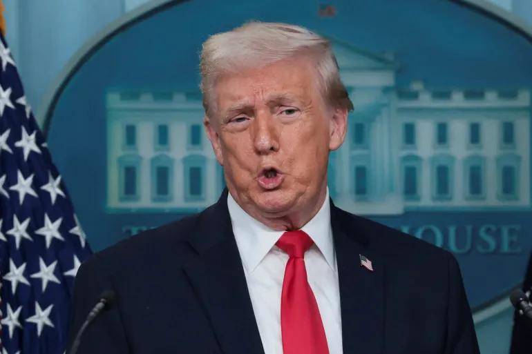 被特朗普狠狠教训后，马克龙戴着墨镜硬刚美国，向中方发邀请函，呼吁中方加大对欧投资