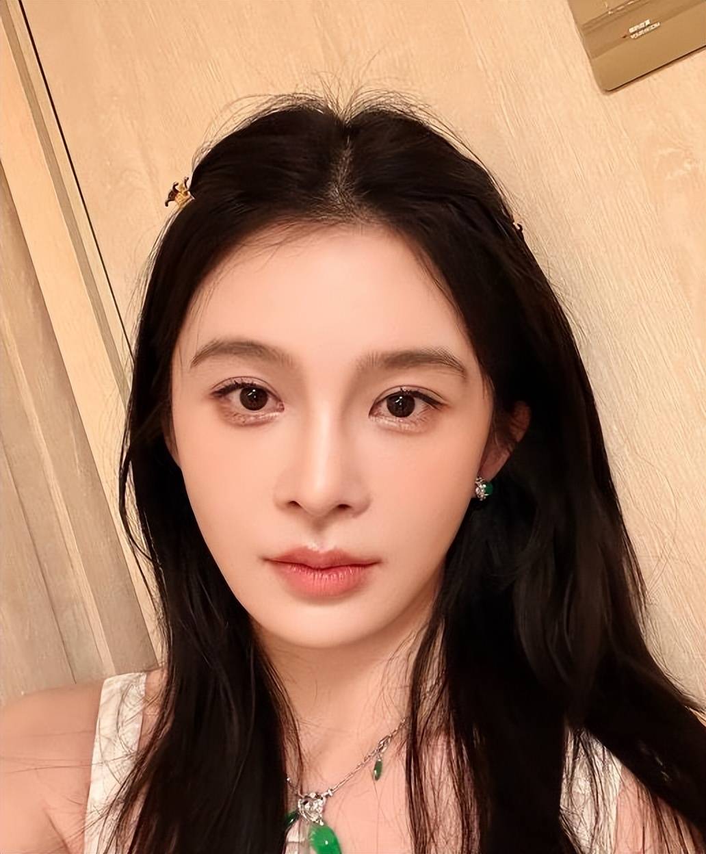 原创             赵樱子直播崩溃大哭！自曝每月砸数十万惨遭员工冷漠对待