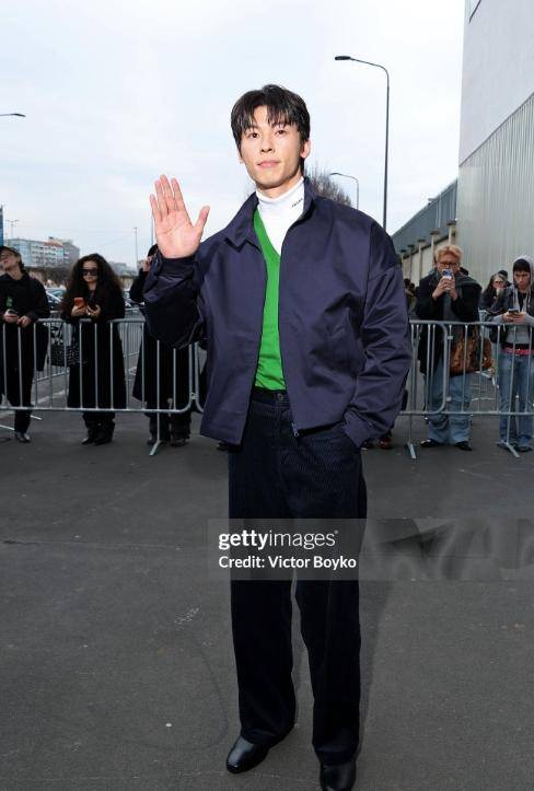 外媒的镜头好真实啊，43岁贾玲最新状态：面相变了跟换了魂一样