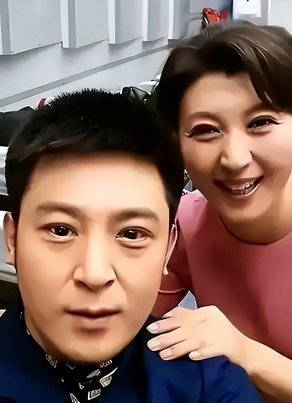 大难临头各自飞！孙涛痛哭辟谣，撇下20年情分，跟闫学晶划清界限