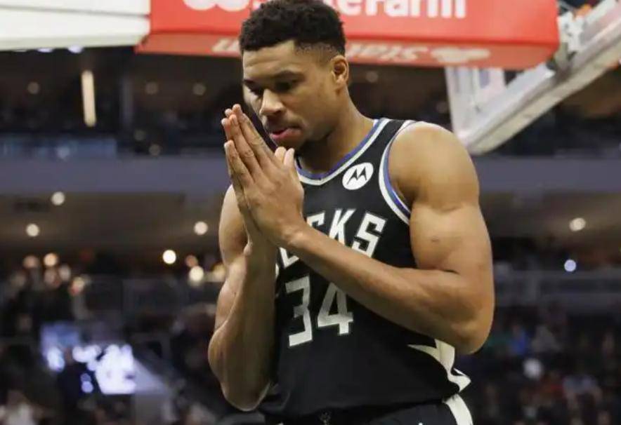 字母哥里弗斯决裂视频曝光！赛后惨败当U23亚洲杯_U23亚洲杯直播_赛事直播LIVE场翻脸19亿顶薪或锁死交易