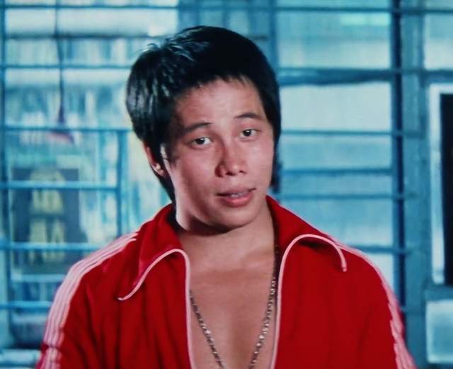 梁小龙追悼会正式举行!遗照没有用“陈真”形象,周星驰送花圈