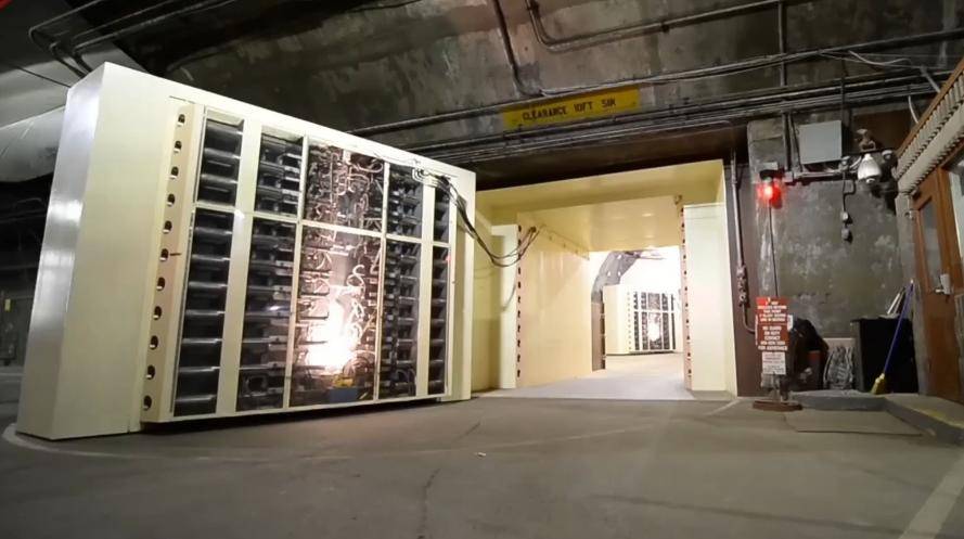 美国总统的“末日堡垒”：1319根巨型弹簧撑起，无惧1000万吨核弹轰炸