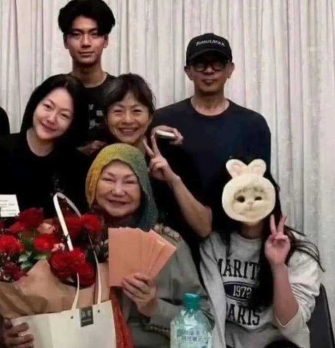 把大S遗产转给两个娃,完成大S雕像落成仪式,具俊晔回韩国倒计时