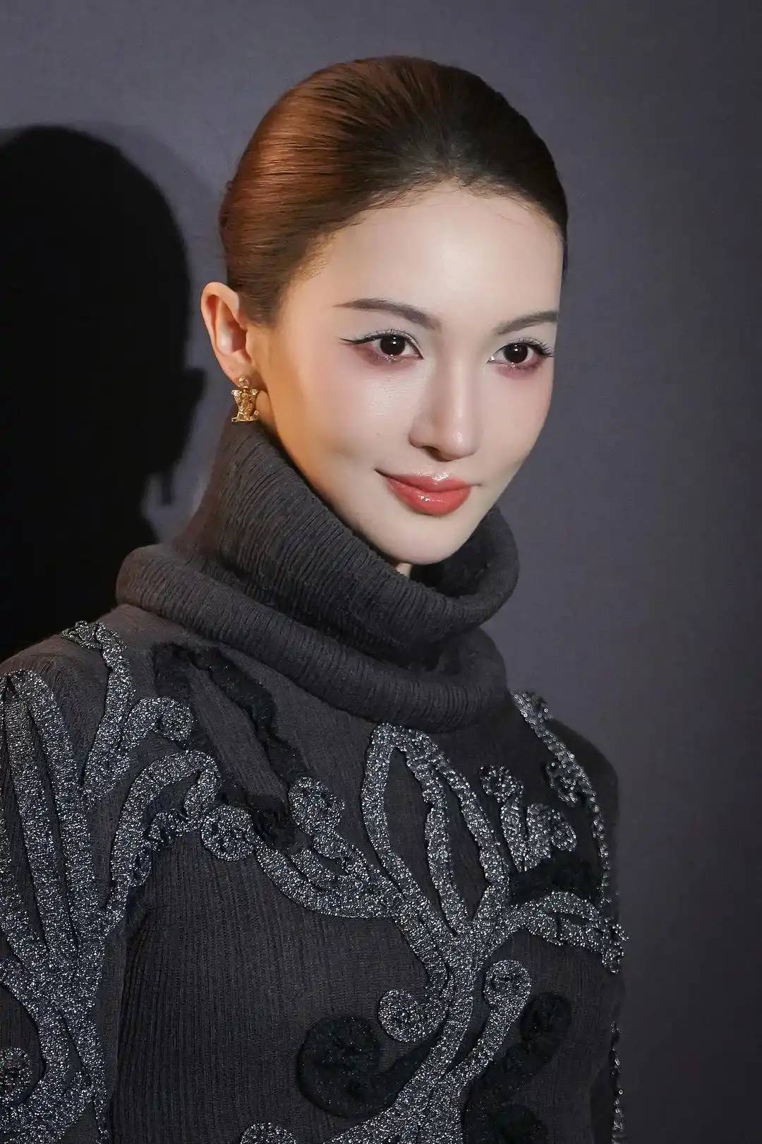 金晨肇事逃逸现场曝光!女助理顶包画面被拍,和狗仔讨价还价没谈拢,没有任何公关机会了!!