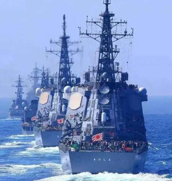 一声不吭造7艘准航母，美国幡然醒悟，真正对手早已不是俄罗斯