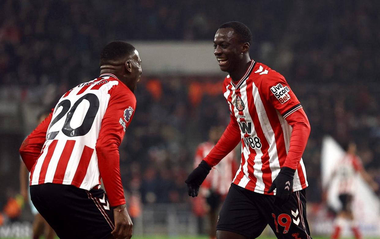 英超联赛免费高清直播+实时赛程+积分预测（2025赛季全覆盖）英超最新积分榜揭晓：桑德兰3-0大胜曼联稳握争夺欧冠主动权