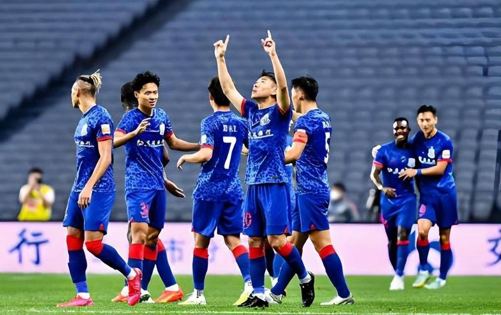 申花被足协官宣扣分第二天！主力外援就公开发声做出重要决定让球