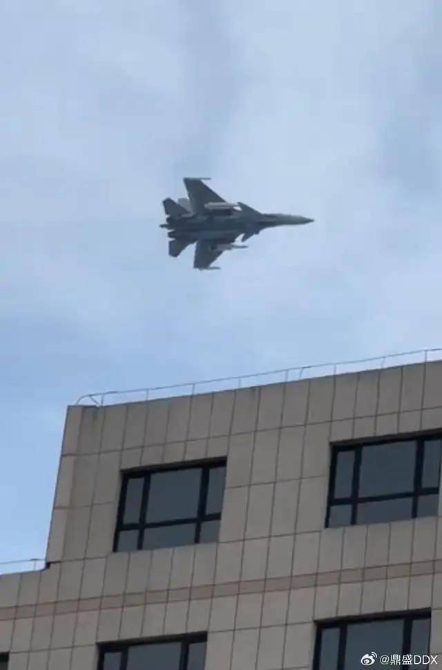 封神!歼-15T挂载鹰击-15首次公开,全球最强反舰舰载机诞生!