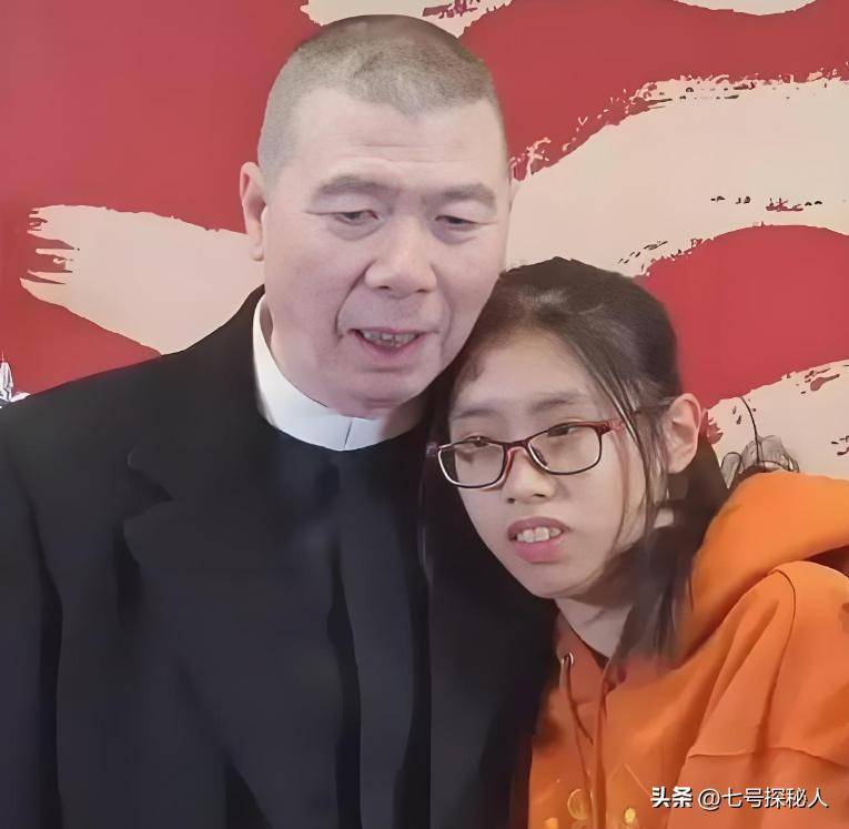 冯小刚没想到，婚变传闻真相大白仅9个月，徐朵竟再次给他长脸了