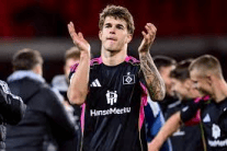 星空年轻中卫的试炼与远望世界杯直播在线观看——高清足球直播平台推荐