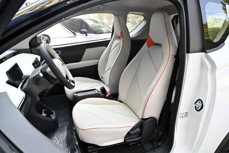 XKTY.COM星空体育-30 万级平民跑车 适合年轻人的第一台跑车