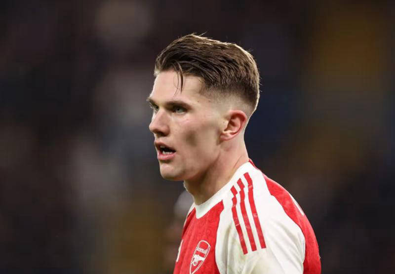 英超三强全胜维持领先利物浦紧追不舍降级区八队激战三席英格兰足球超级联赛