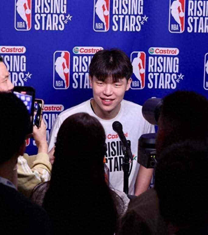 NBA全明星赛：杨瀚森新秀赛前