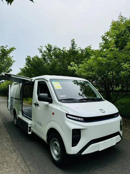 澳门银银河在线下载进口跑车颜值 设计经典永不过时|优衣库百度