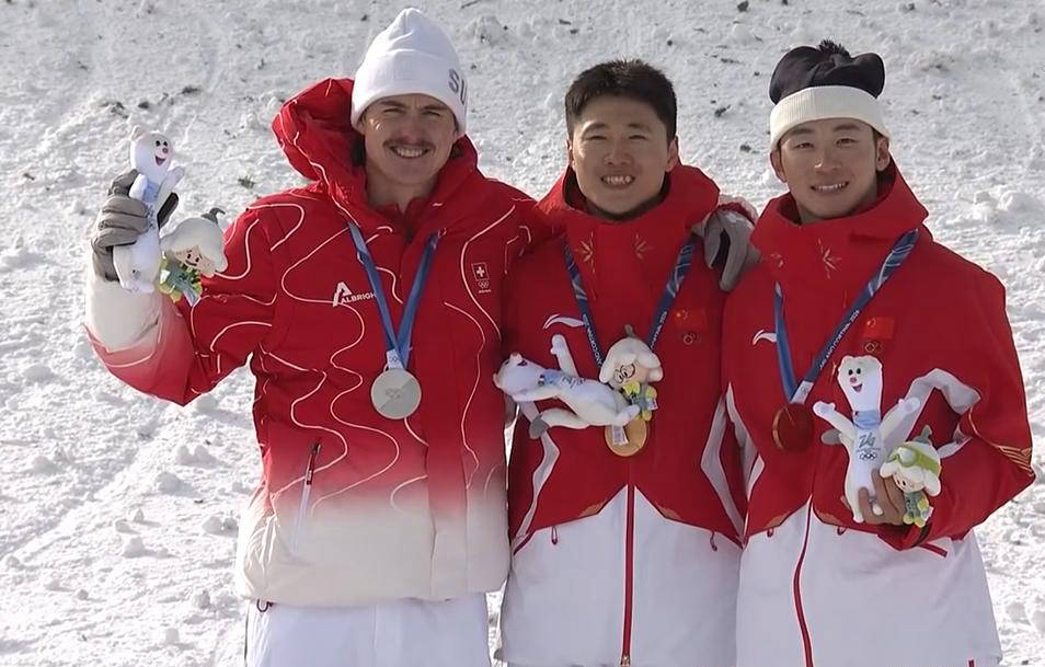 中国队自由式滑雪空中技巧团体赛两次失误遗