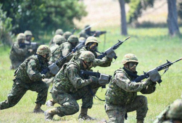 高市早苗点名中俄朝，日本武器出口大松绑，亚洲拉响警报，准备掀桌子