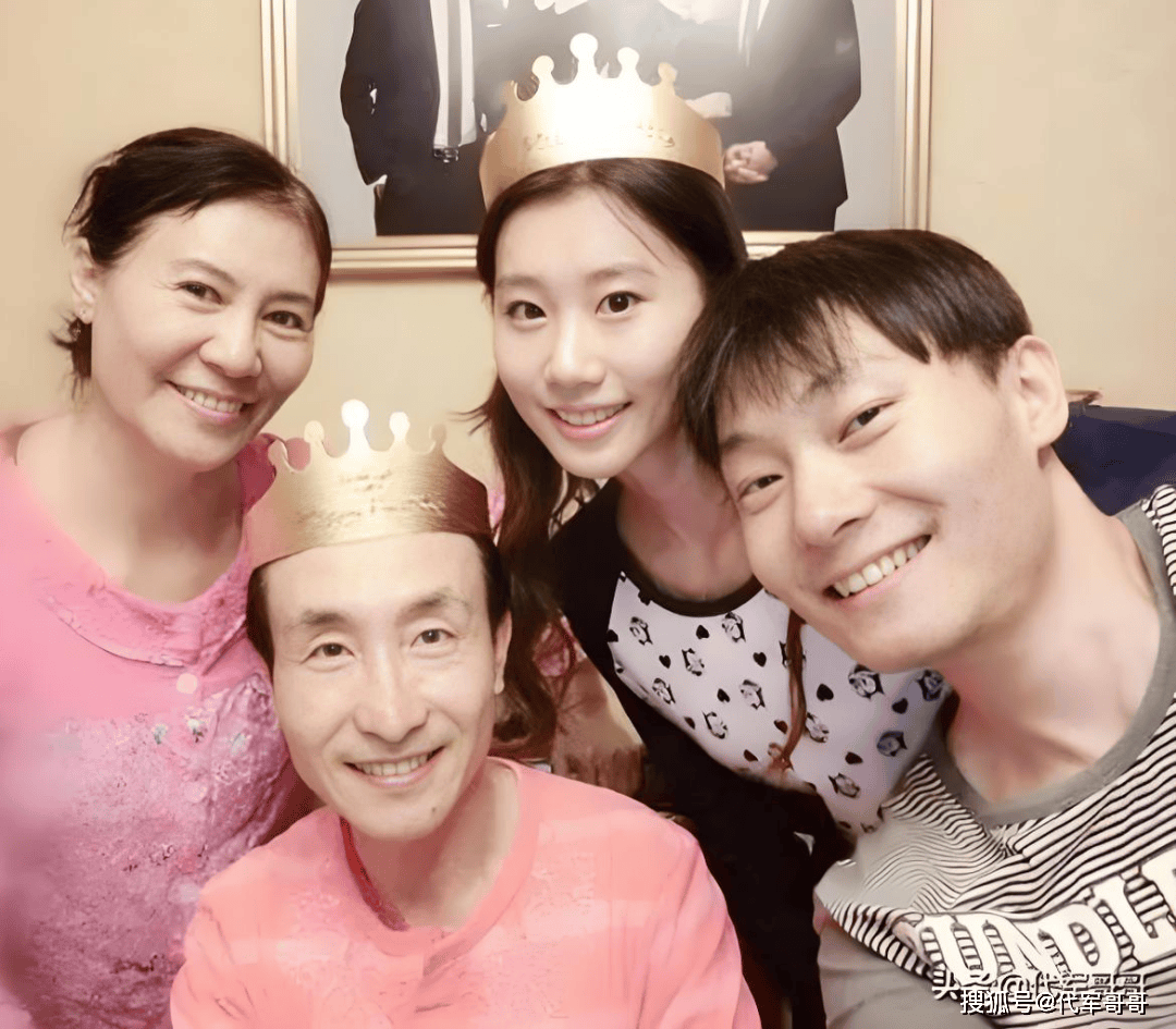 68岁巩汉林近况曝光！曾18次登上春晚舞台，如今儿子成为他的骄傲