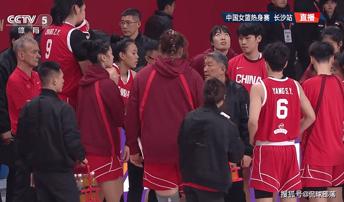 U23亚洲杯_U23亚洲杯直播_赛事直播LIVE领先15分被绝平宫鲁鸣险玩大了！中国女篮戏剧性赢球MVP诞生