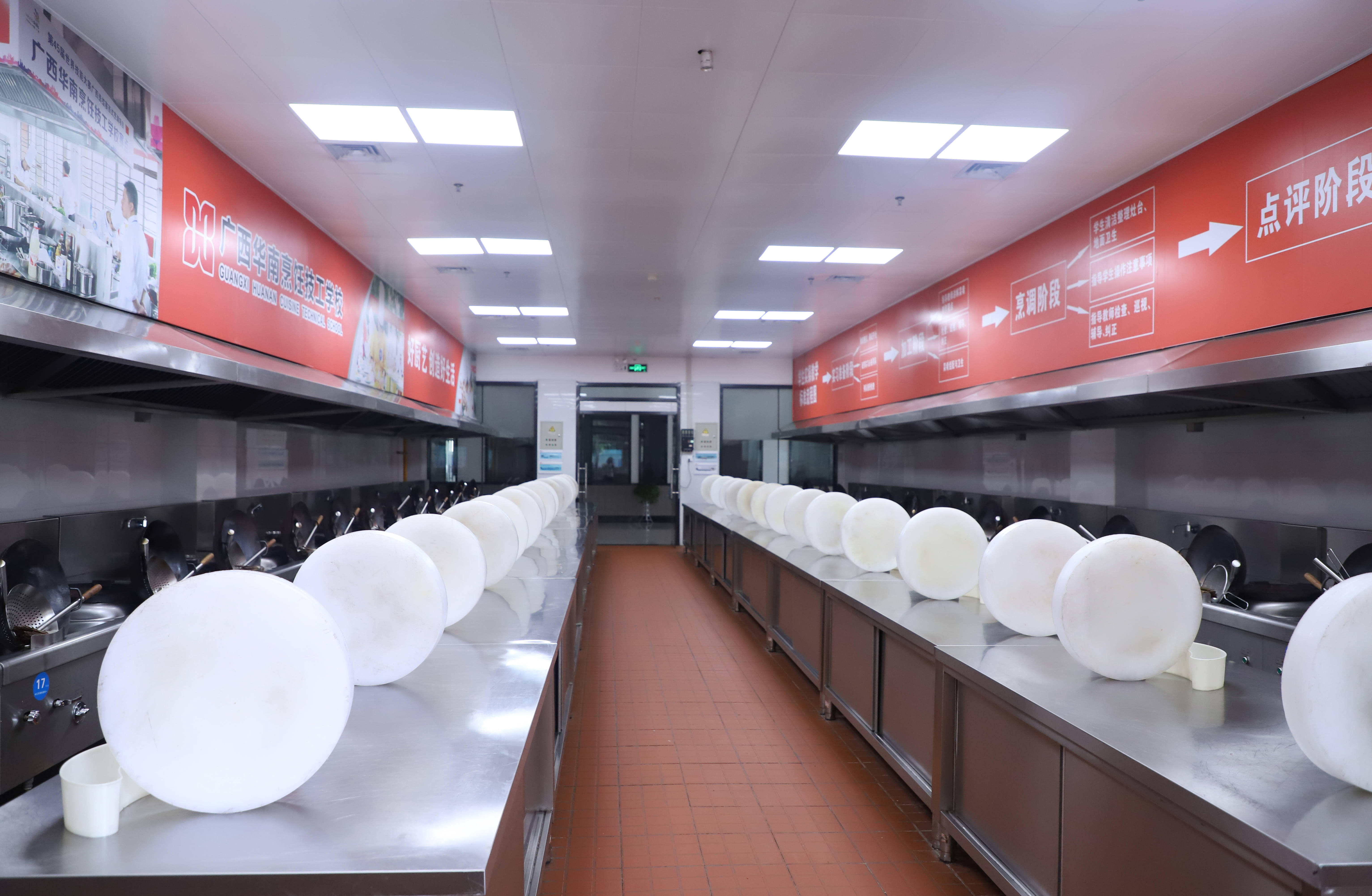 棋牌游戏- 棋牌游戏平台- APP下载讲讲有实力的美容美发培