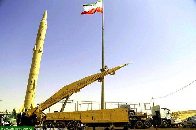 彻底傻眼了？伊朗首射“泥石”导弹，碎片击中美国驻以领事馆，局势濒临失控