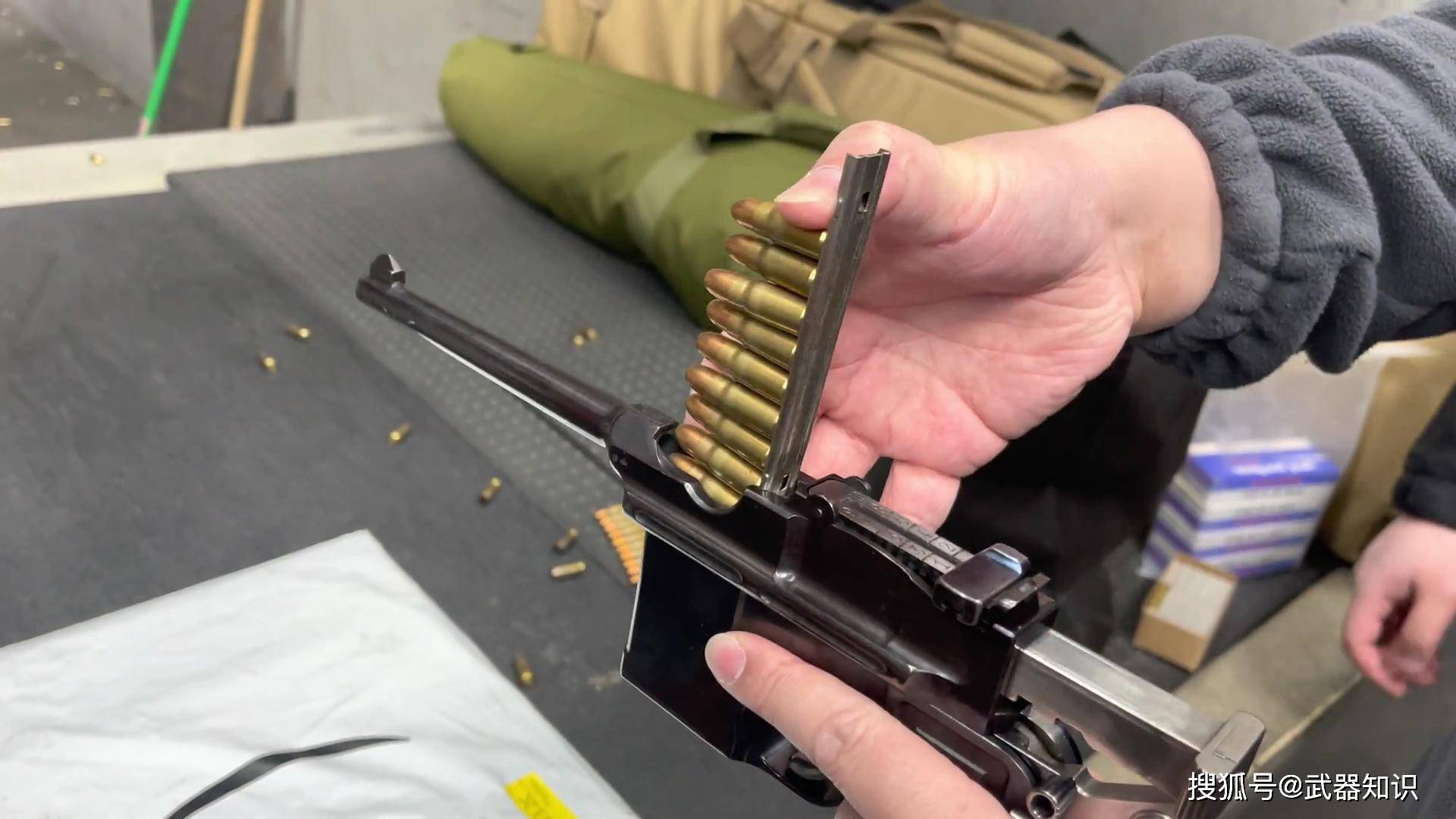 从固定弹仓到可拆弹匣 毛瑟C96系列供弹系统的革命性进化