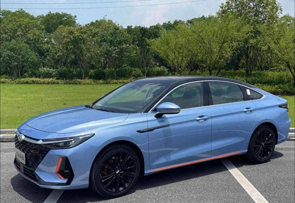 建议23岁、26岁、303640岁男人开的5款车安全有实力(图1)