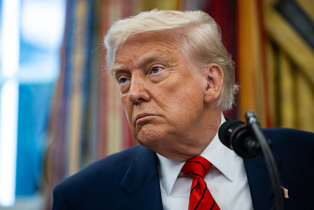 特朗普直接开出账单，交5万亿继续打，2.5万亿停战，每天烧钱20亿，都要盟友买单