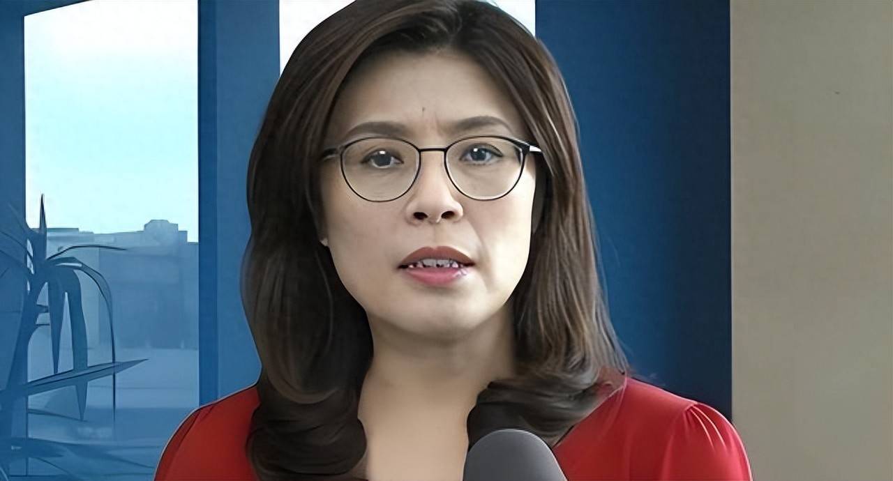 郑丽文此行乘高铁往返南京，早上赴中山陵拜谒，392级台阶很壮观_国民党_台湾_孙中山