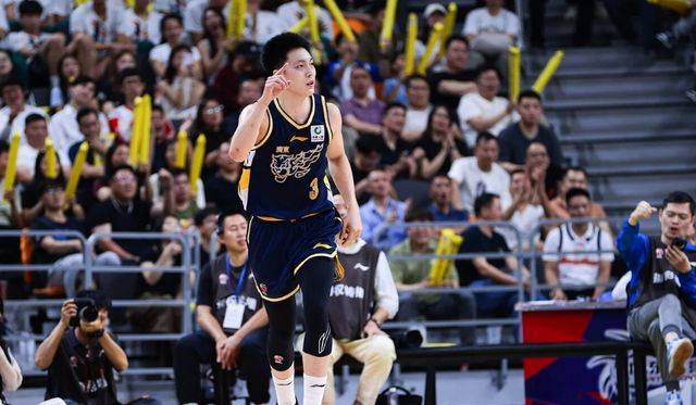 广东宏远冲击5连胜!全力击败福建男篮杜锋正式回归央视直播