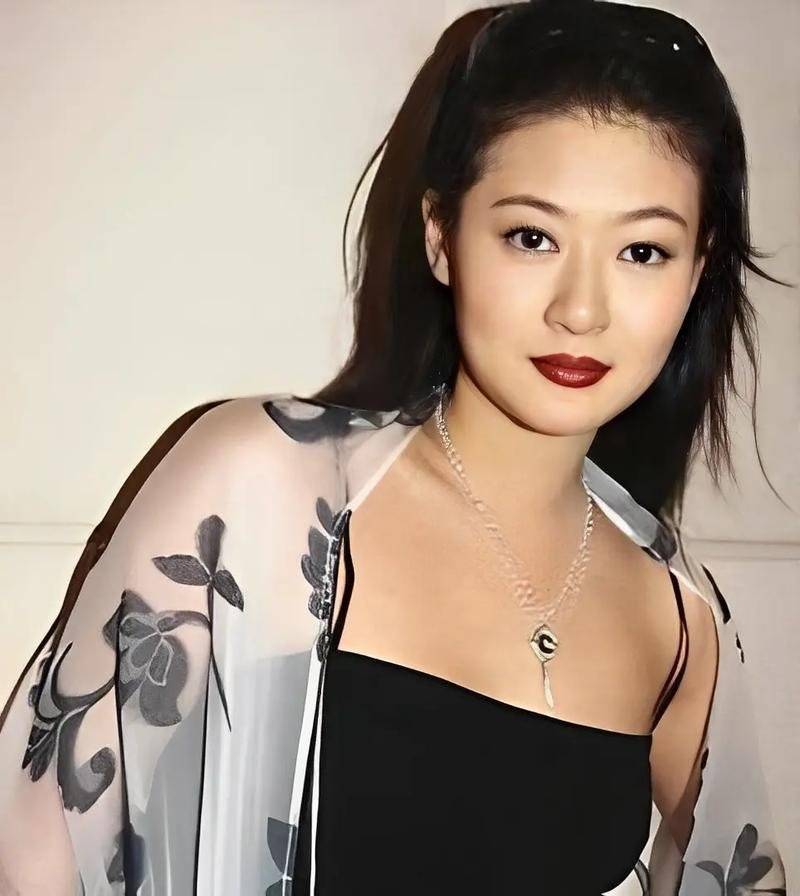 100多位情妇每年包养费上亿元9女同床比韦小宝的故事更精彩