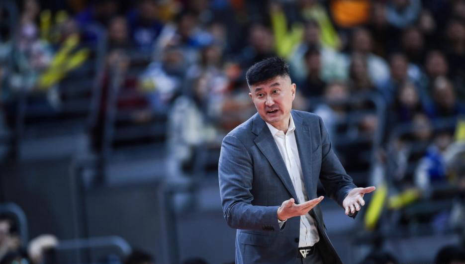 CBA新动态！杜锋离开广东宏远的传闻山西男篮争议后卫将离队
