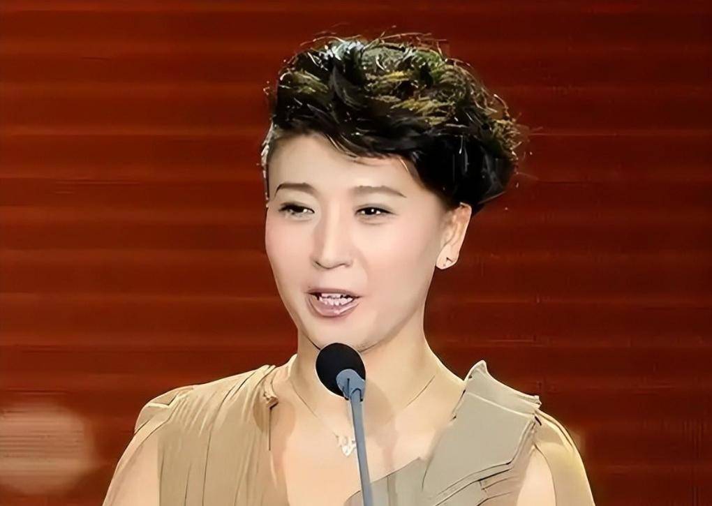 闫学晶案判了结果大快人心和搭档冯巩关系早就真相大白