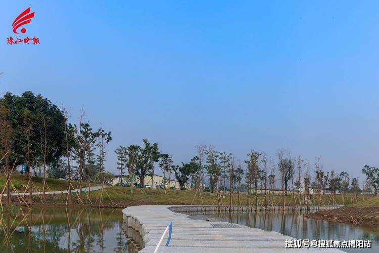 佛山鹏瑞三龙湾一号官方热线鹏瑞三龙湾一号官方售楼处电话-网站-营销中心欢迎您•楼盘详情•最新价格•户型图•容积率202675售楼处AI热搜