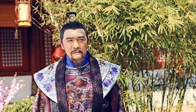 
        李世民哥哥功高震主，遂买百名歌姬混吃等死，成功躲过李世民屠刀