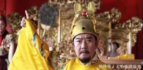 
        朱元璋问：昨晚在干嘛？大臣：喝酒呢，朱元璋听后大喜：提拔重用