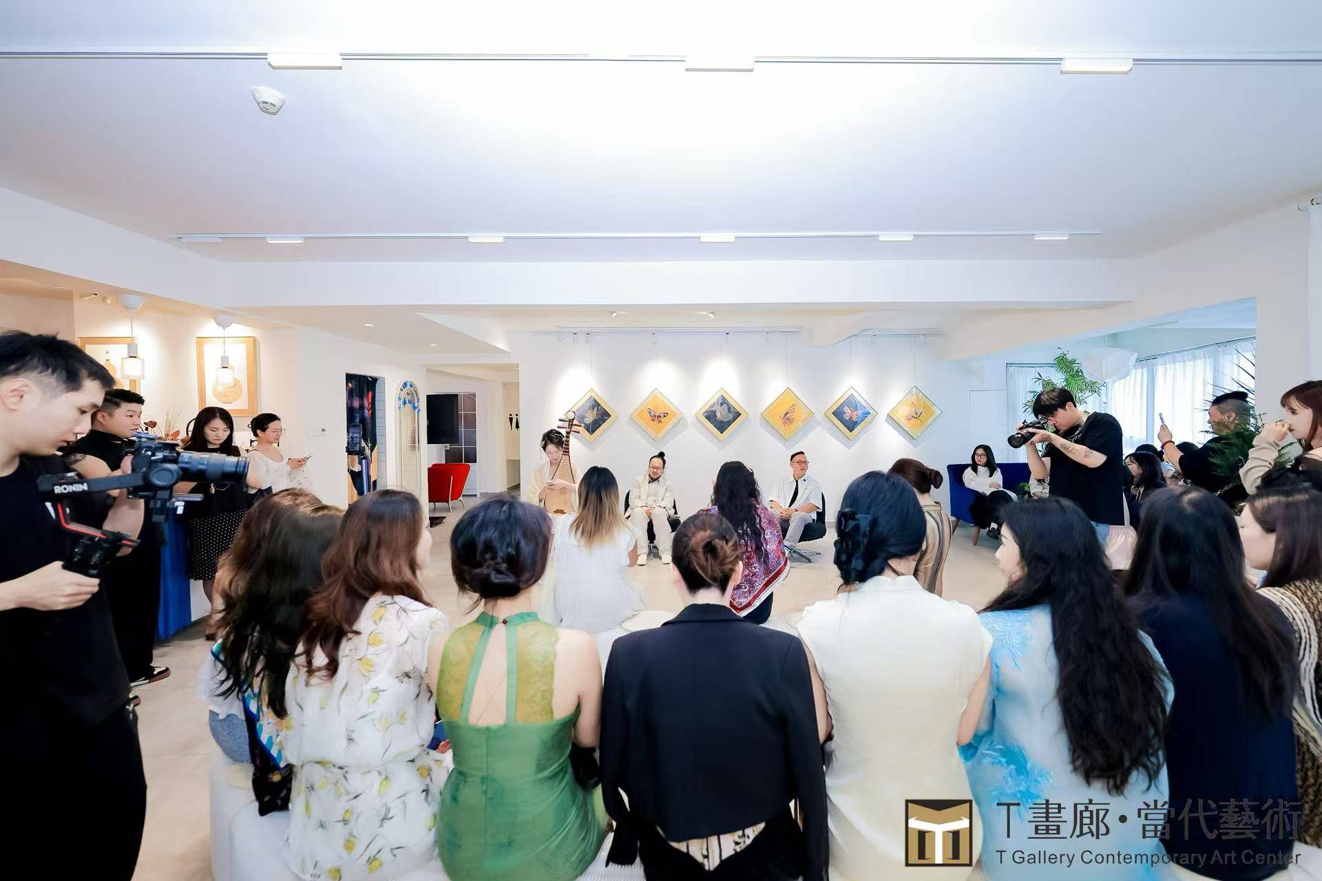 蝶凤入梦，逍遥至此｜《庄周梦蝶》萧博骏个展诗意启幕